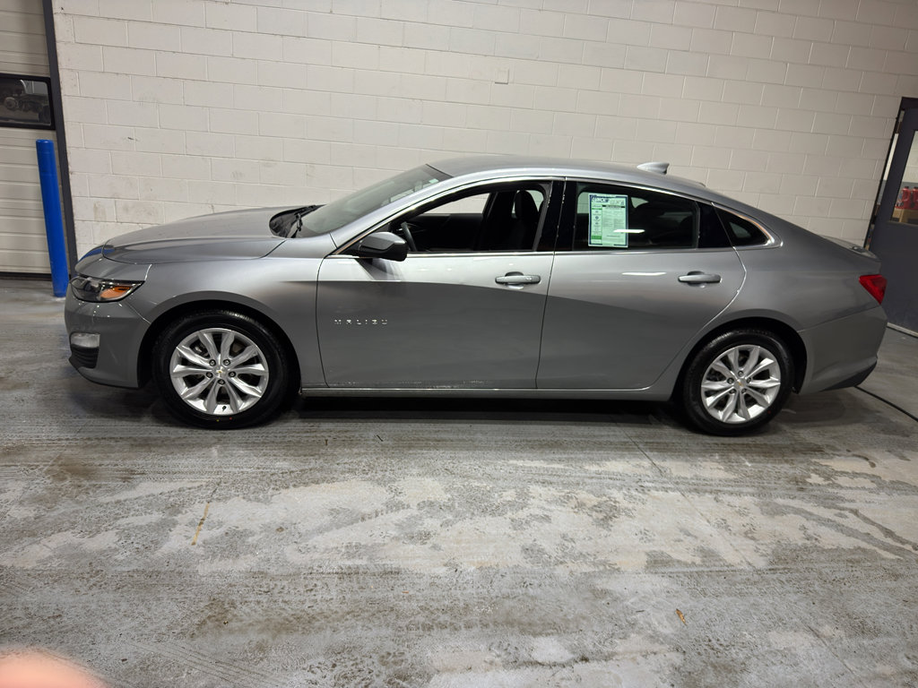 Used 2024 Chevrolet Malibu LT image 2