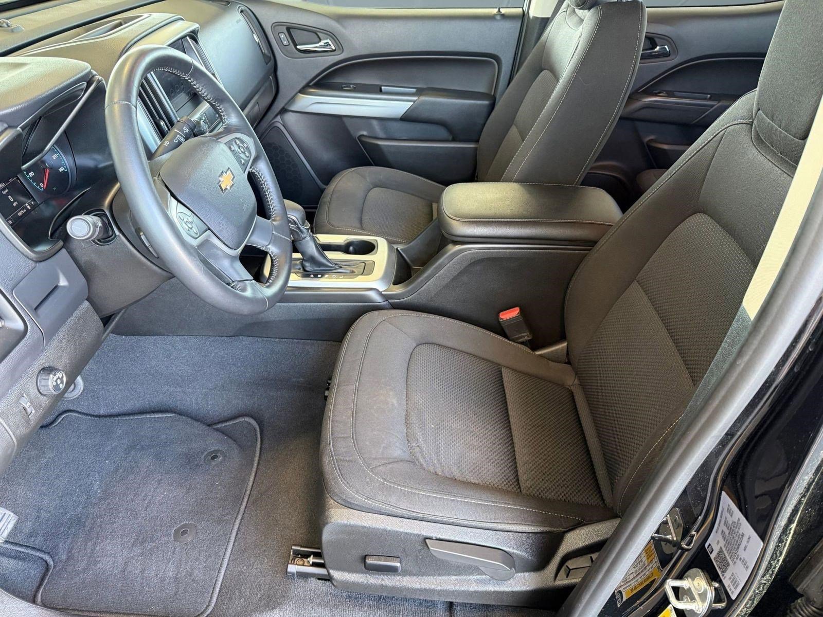 Used 2022 Chevrolet Colorado LT w/ LT Convenience Package image 5