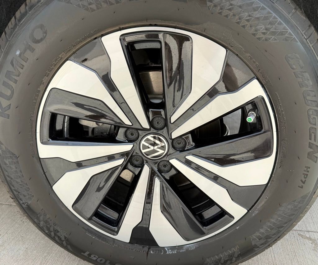 Used 2025 Volkswagen Atlas Cross Sport SE FWD image 10