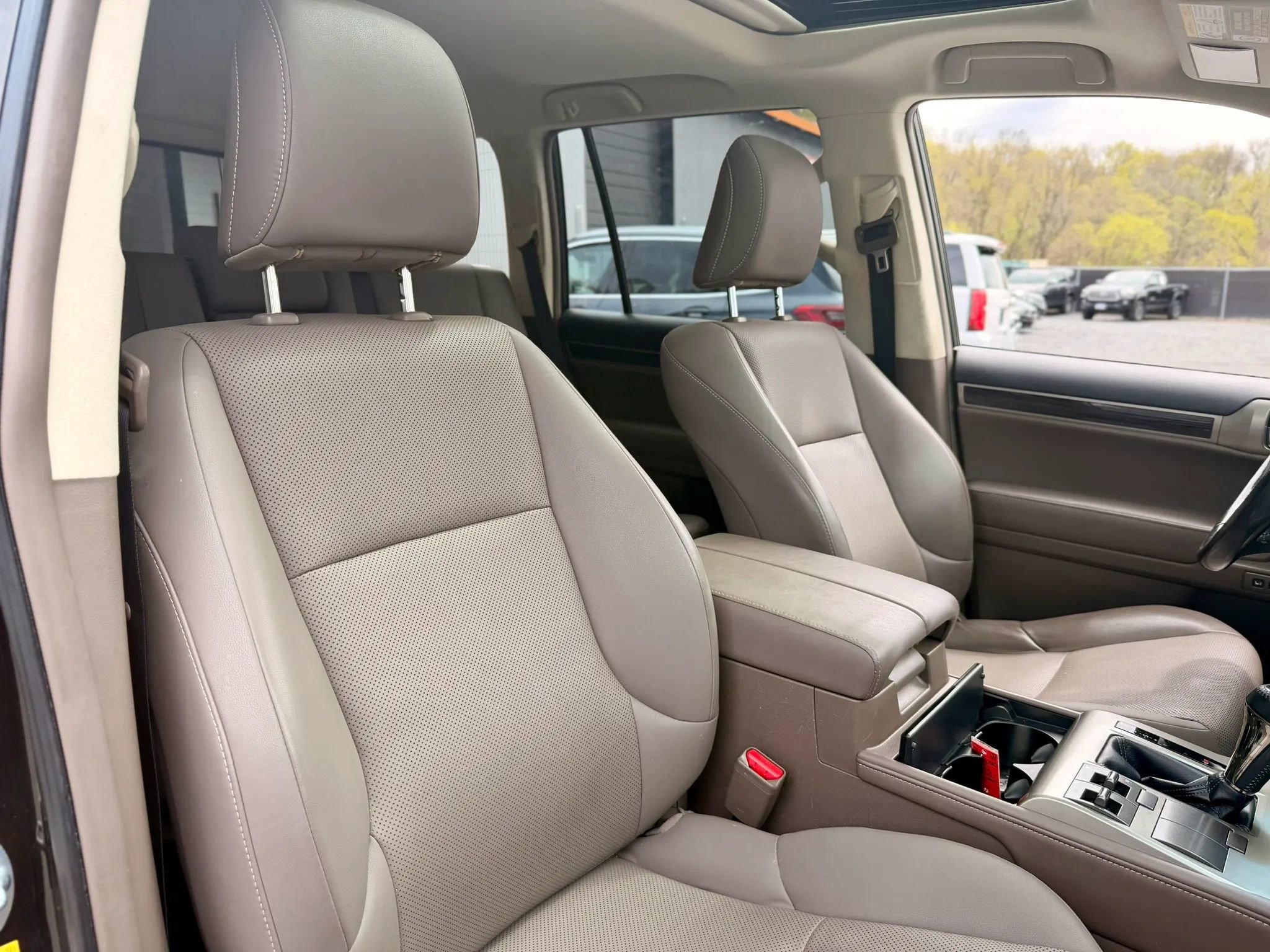 Used 2018 Lexus GX 460 w/ Navigation Package AWD/4WD image 35