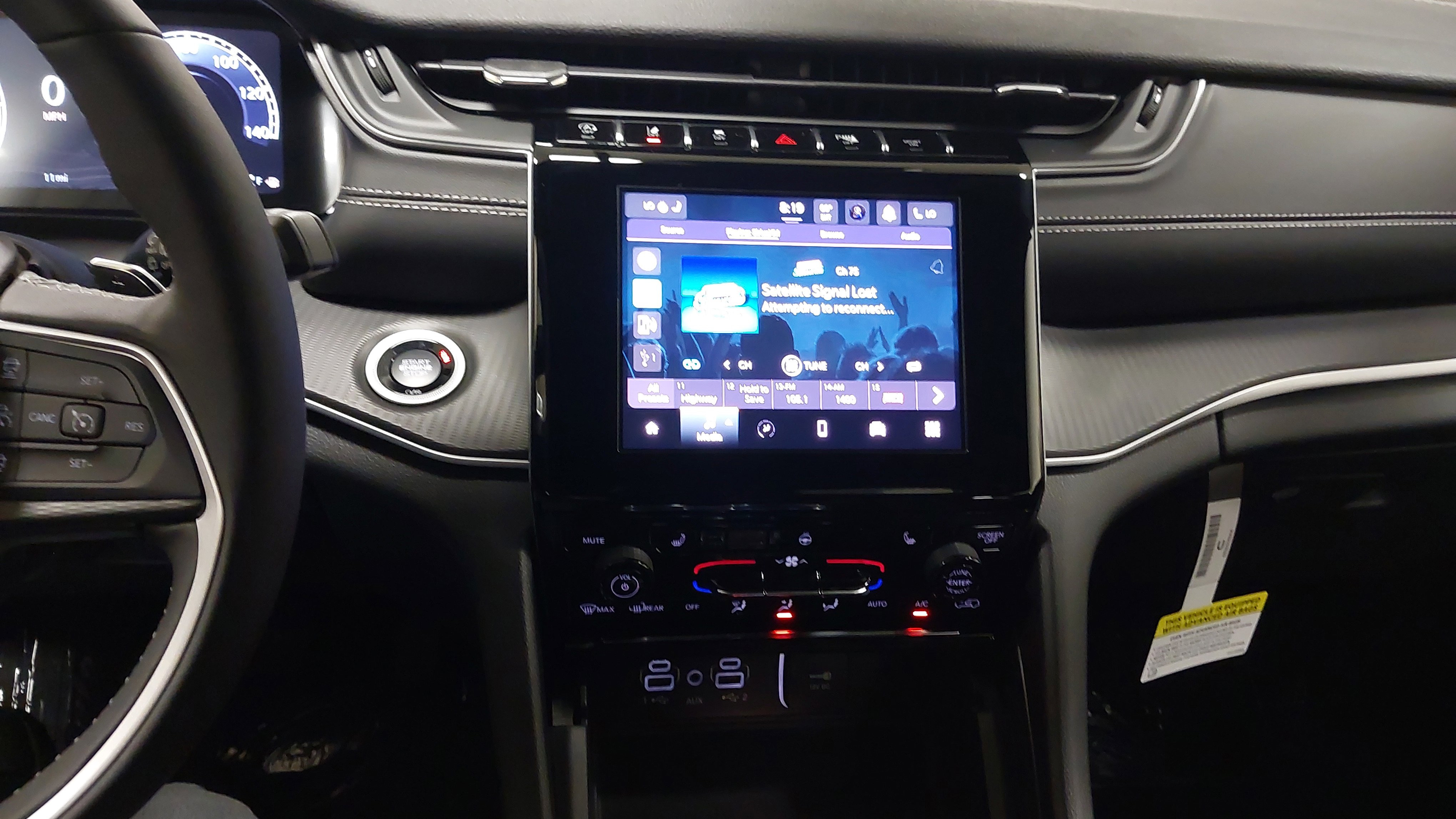 New 2025 Jeep Grand Cherokee Altitude image 20