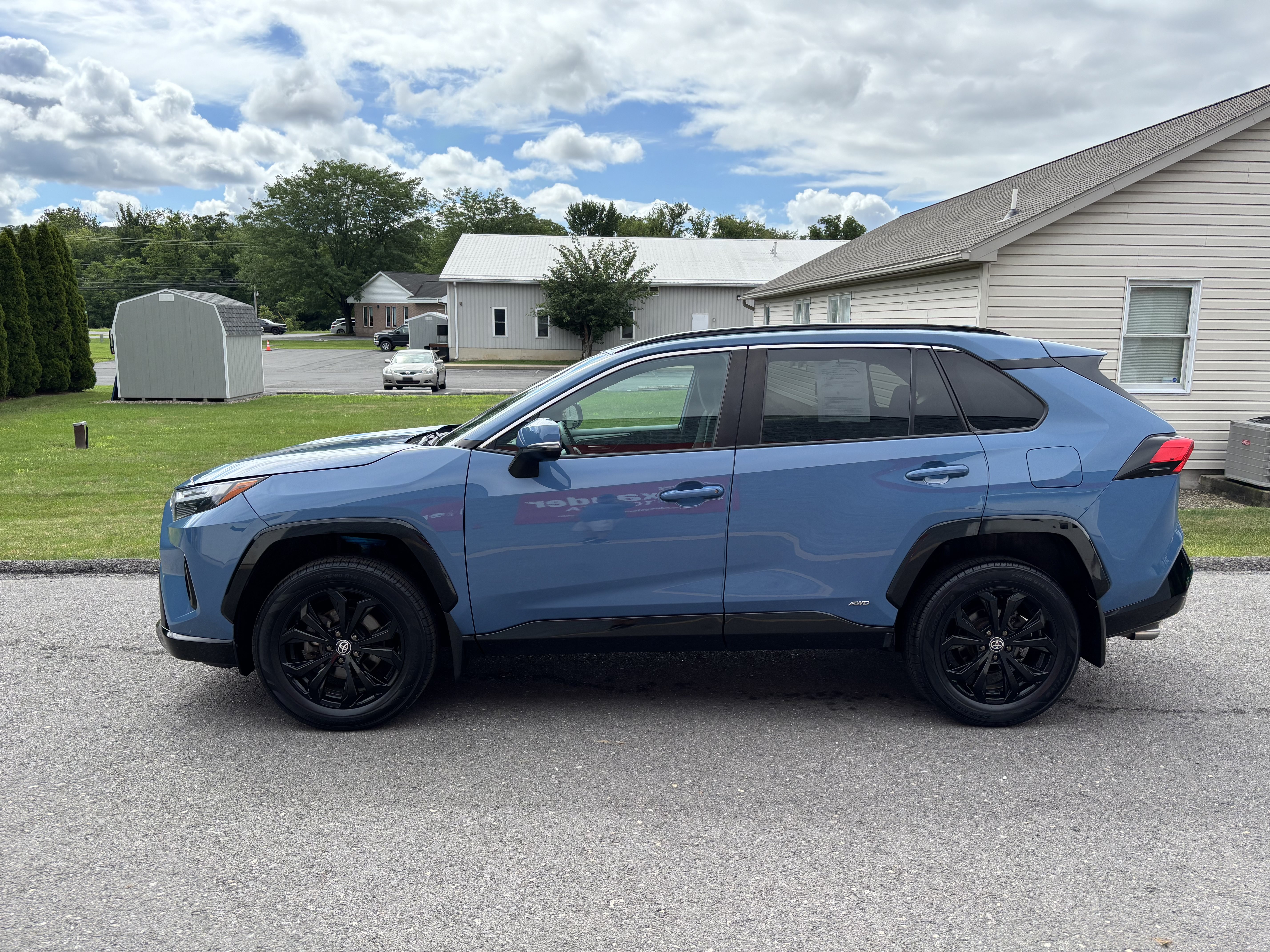 Used 2022 Toyota RAV4 SE w/ Convenience Package AWD/4WD image 7