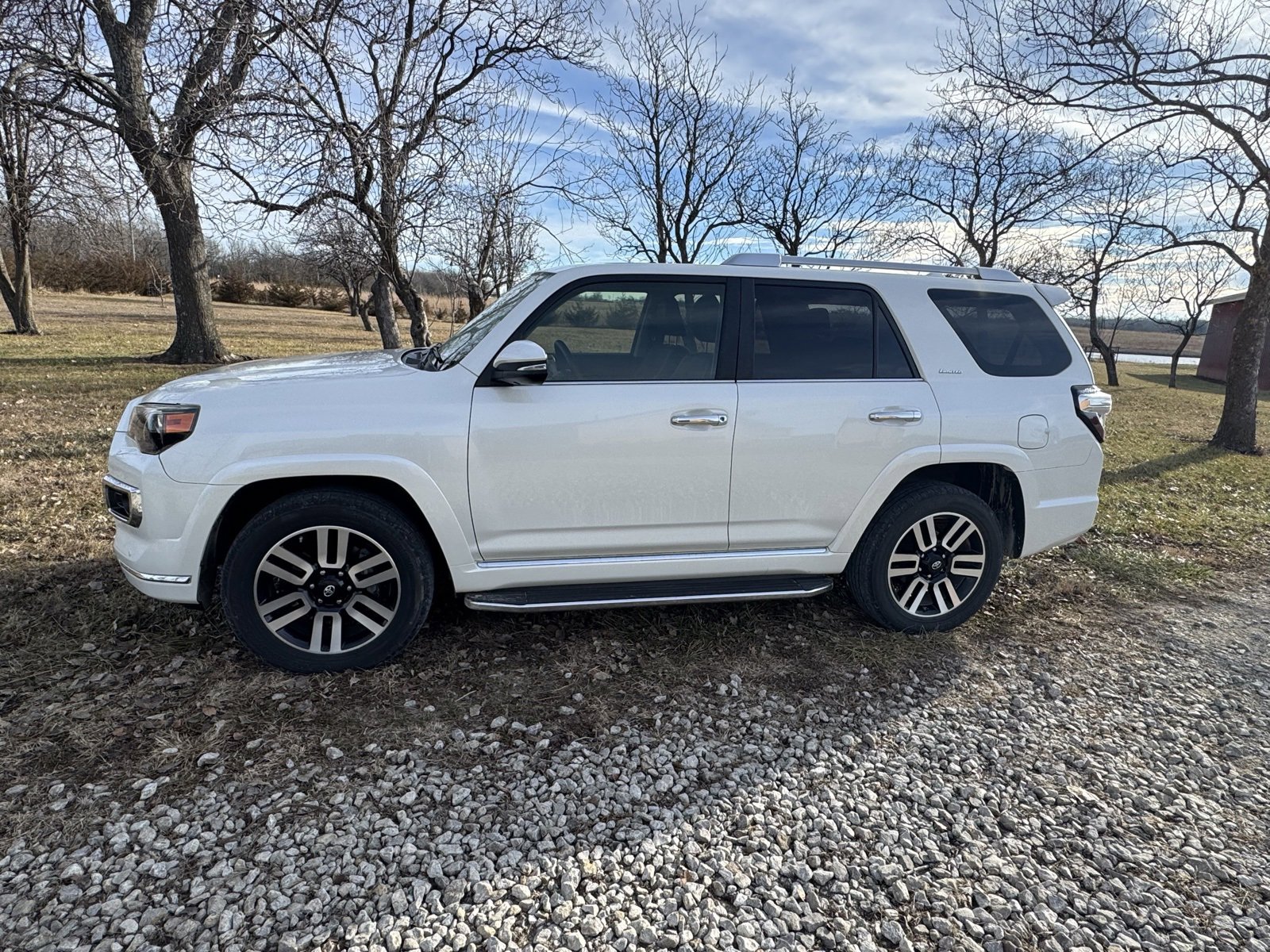 Used 2016 Toyota 4Runner Limited image 1
