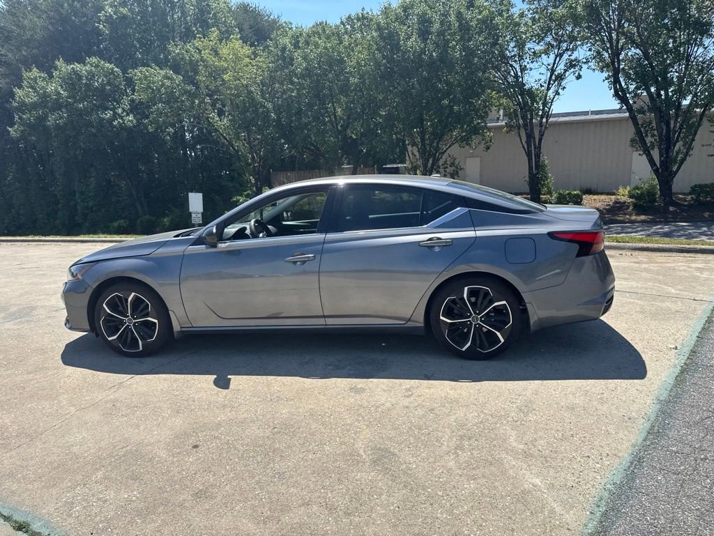 Used 2023 Nissan Altima 2.5 SR FWD image 8