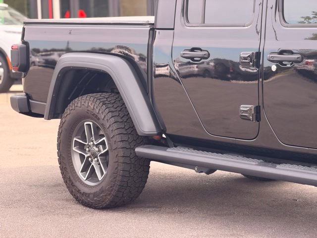 Used 2024 Jeep Gladiator Mojave w/ Technology Group AWD/4WD image 5
