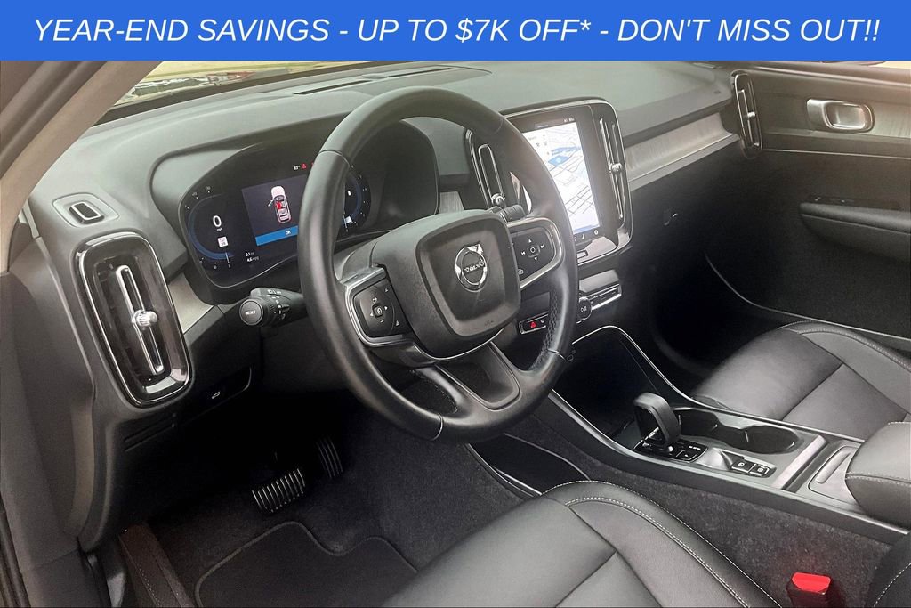 Used 2025 Volvo XC40 B5 Core w/ Protection Package Premier image 24