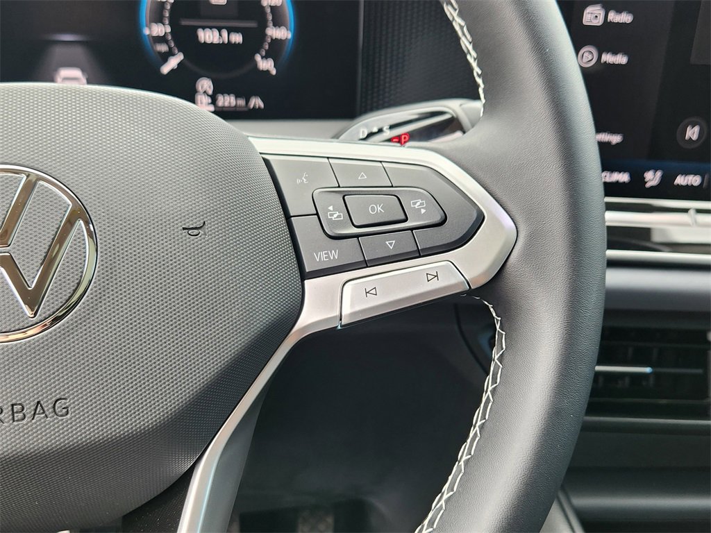 New 2025 Volkswagen Tiguan SE image 16