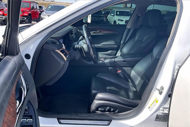 Used 2019 Cadillac CTS Luxury image 4