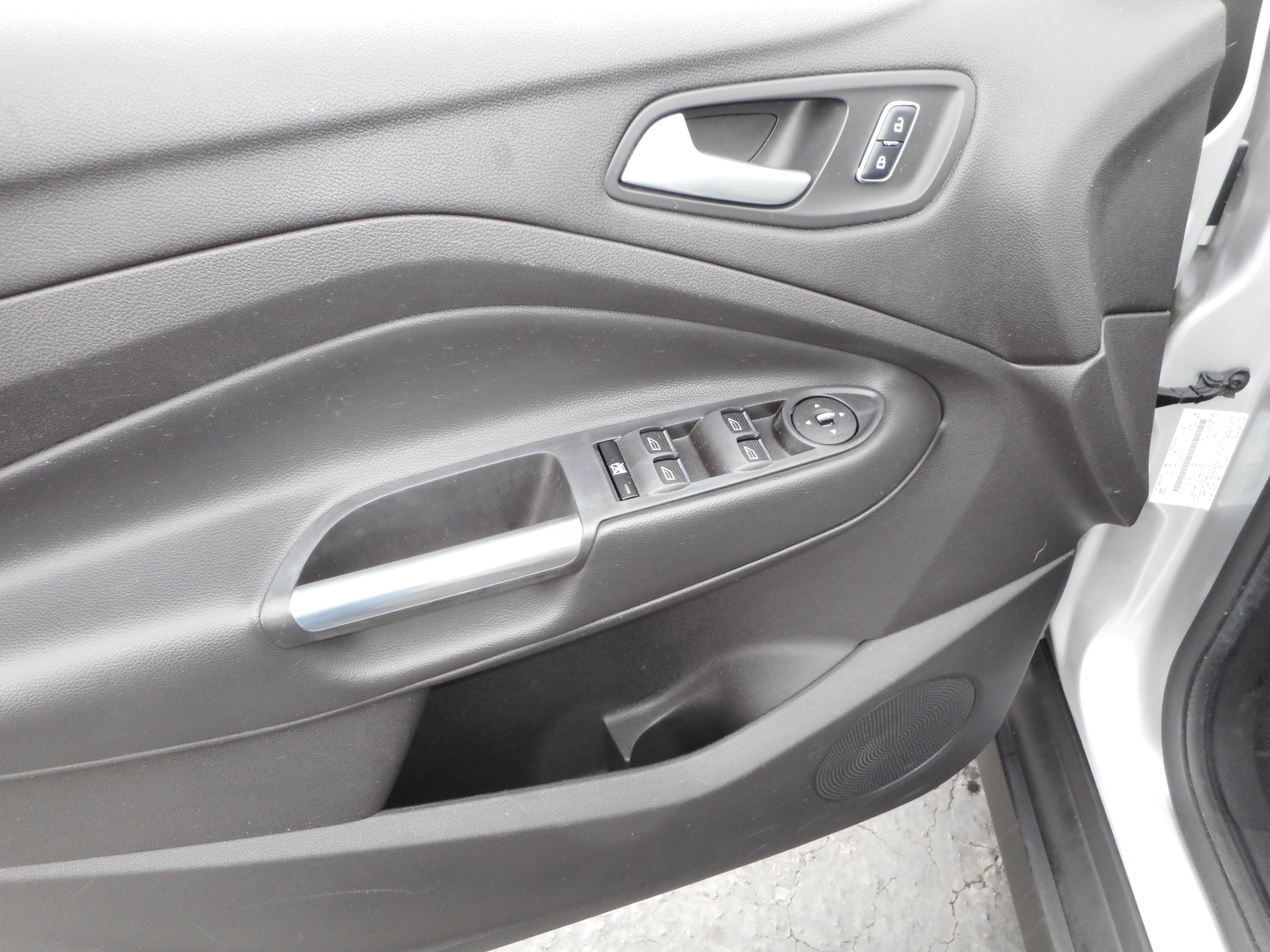 Used 2015 Ford C-MAX SE image 15