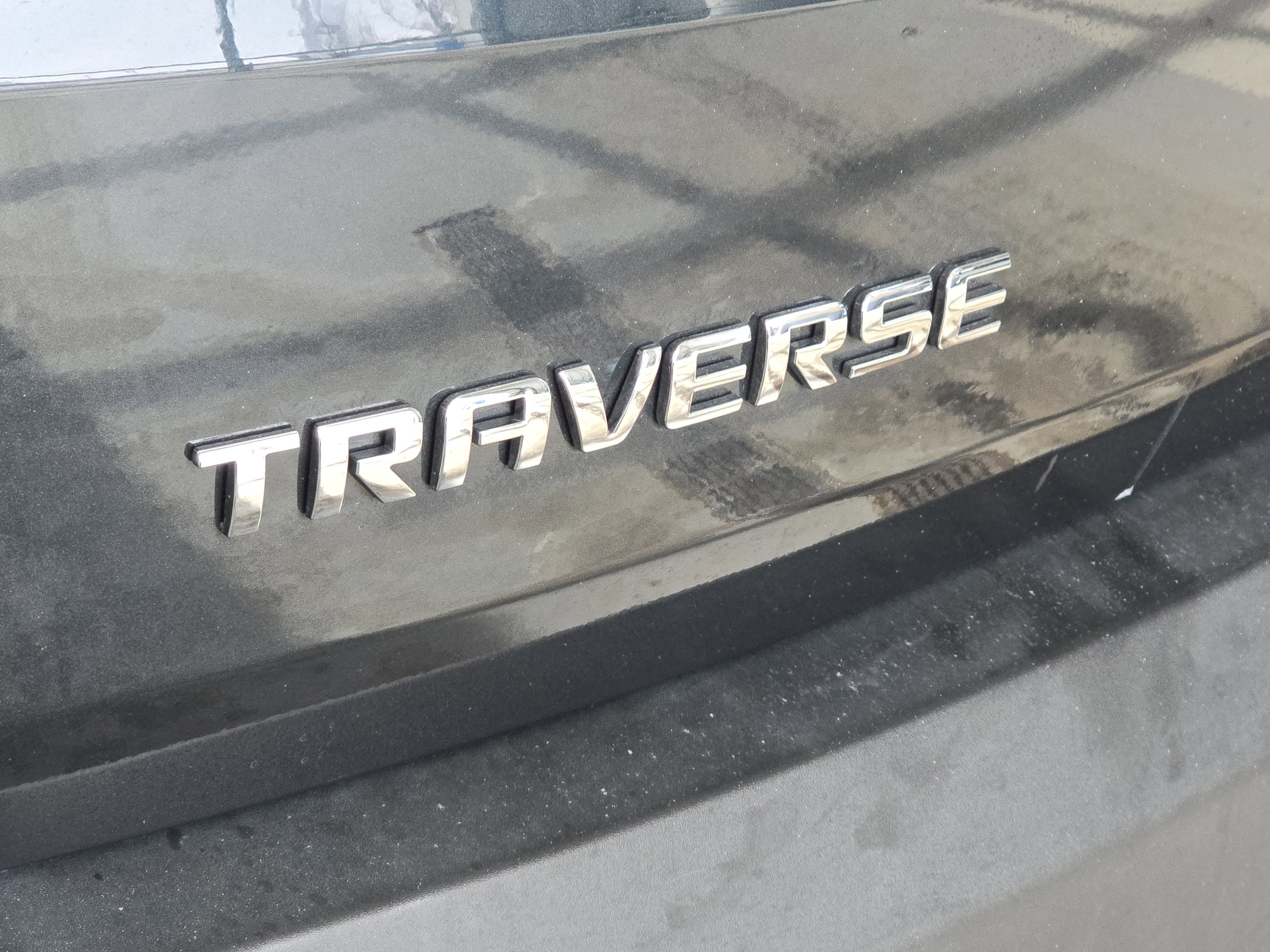 Used 2020 Chevrolet Traverse LT image 14