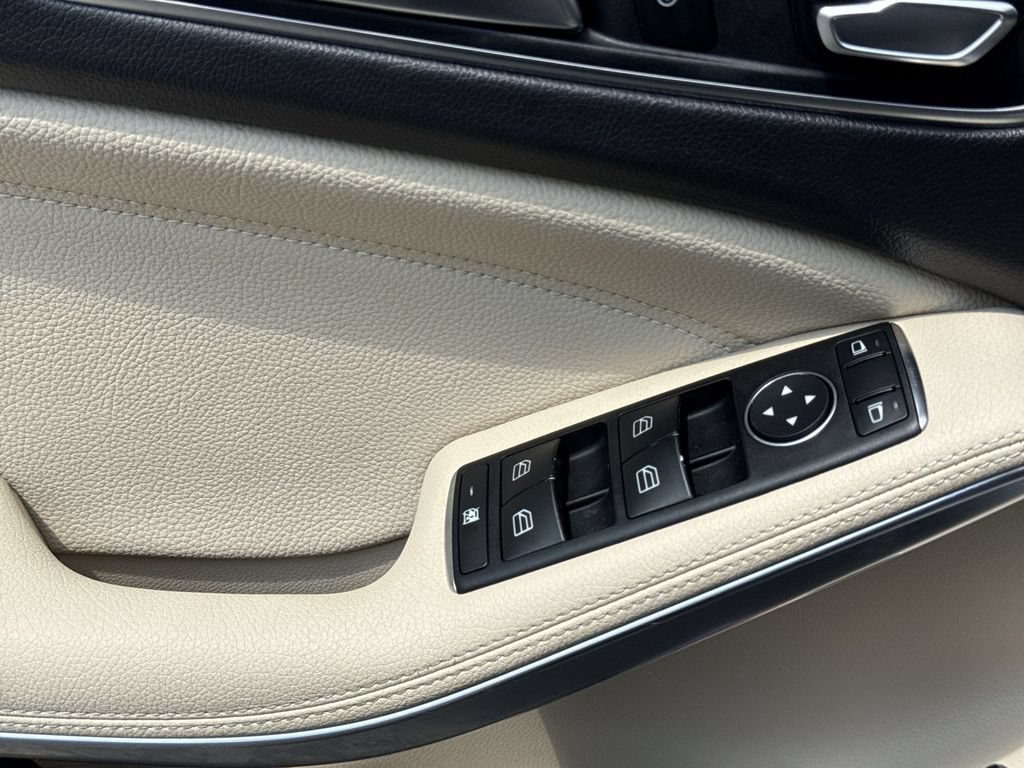 Used 2019 Mercedes-Benz GLA 250 4MATIC w/ Premium Package image 15