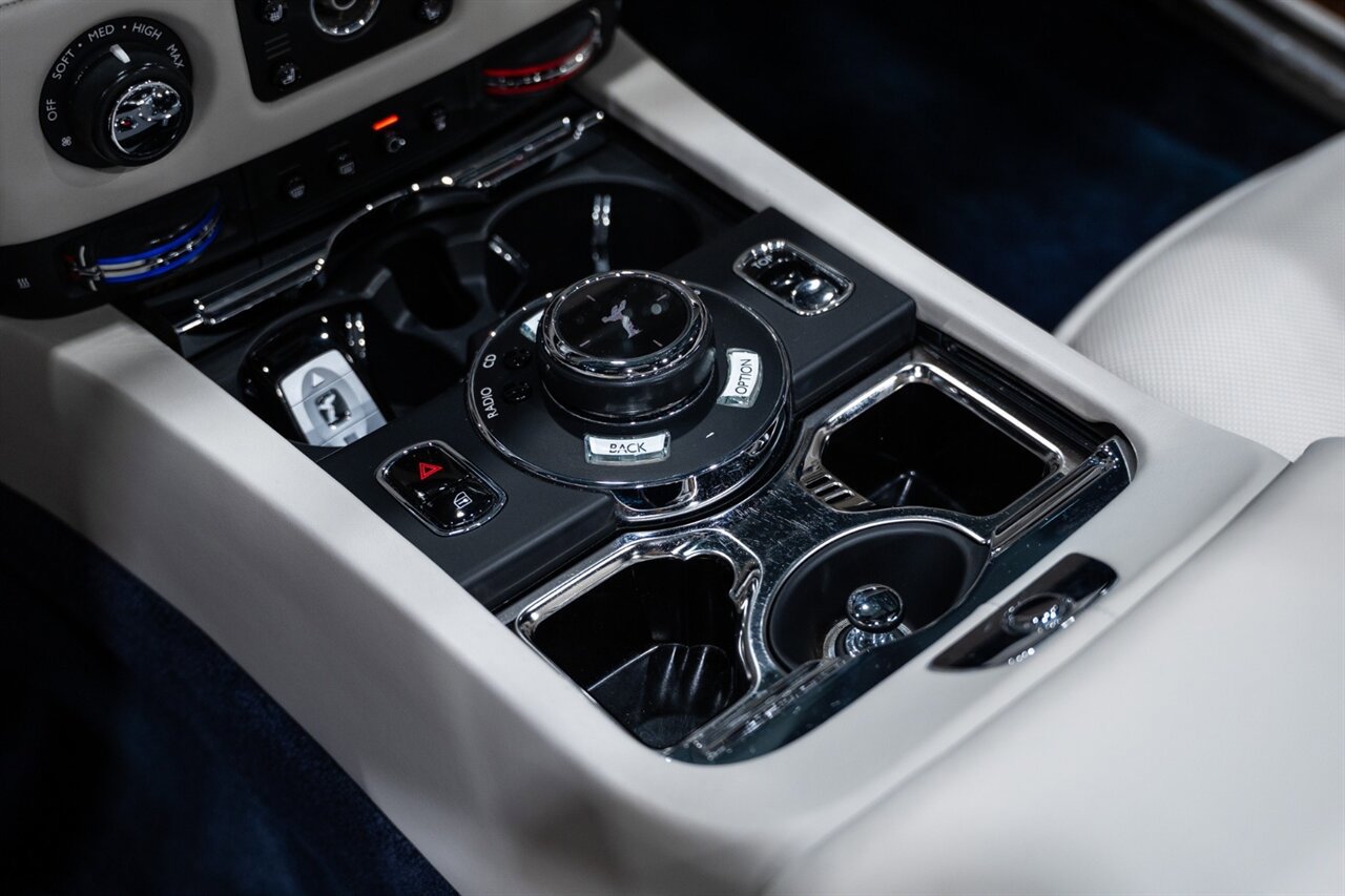 Used 2016 Rolls-Royce Dawn image 52