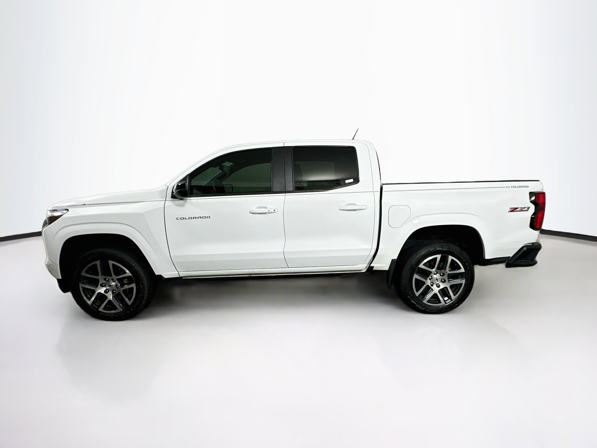Used 2023 Chevrolet Colorado Z71 AWD/4WD image 4