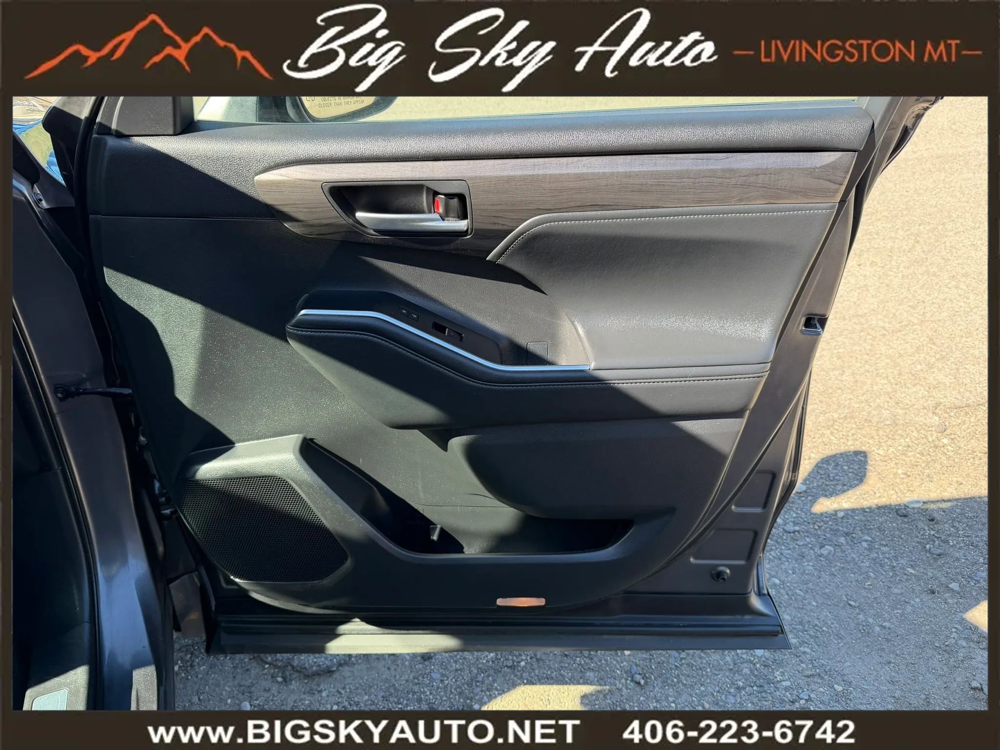 Used 2021 Toyota Highlander Limited image 19