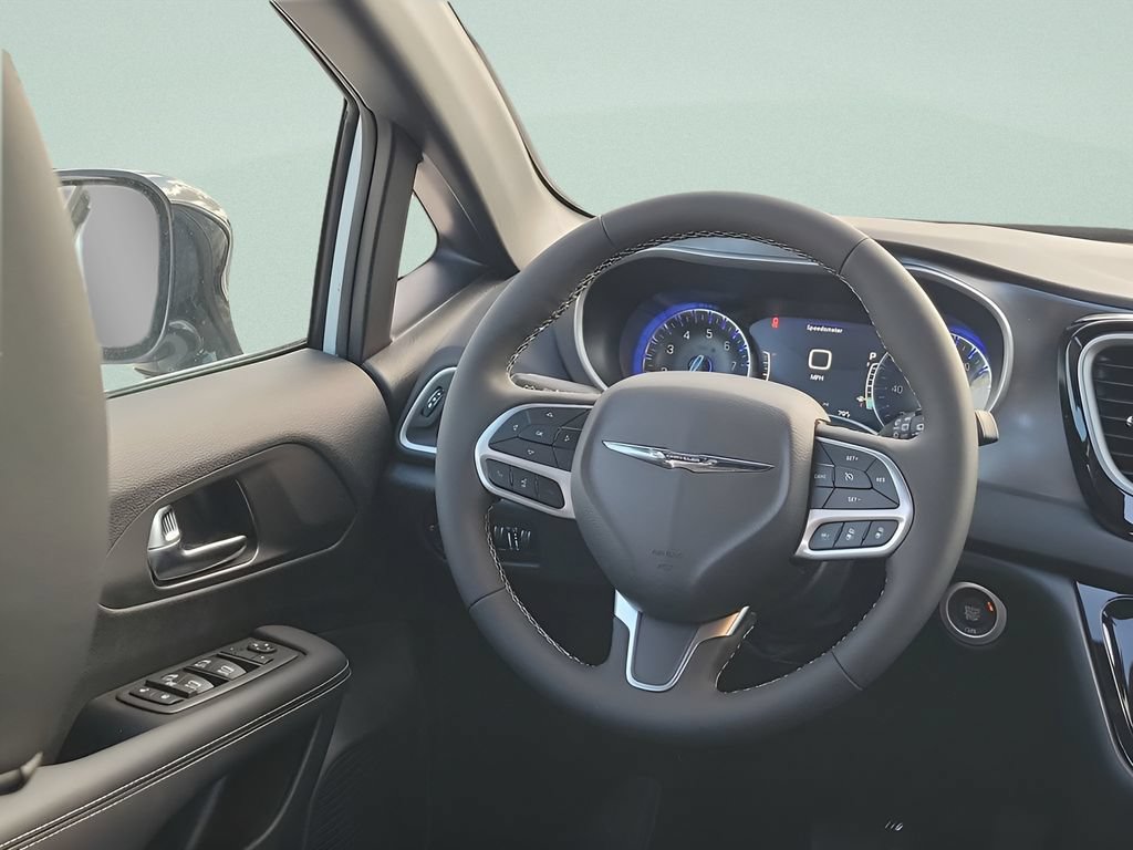 New 2026 Chrysler Voyager LX FWD image 25