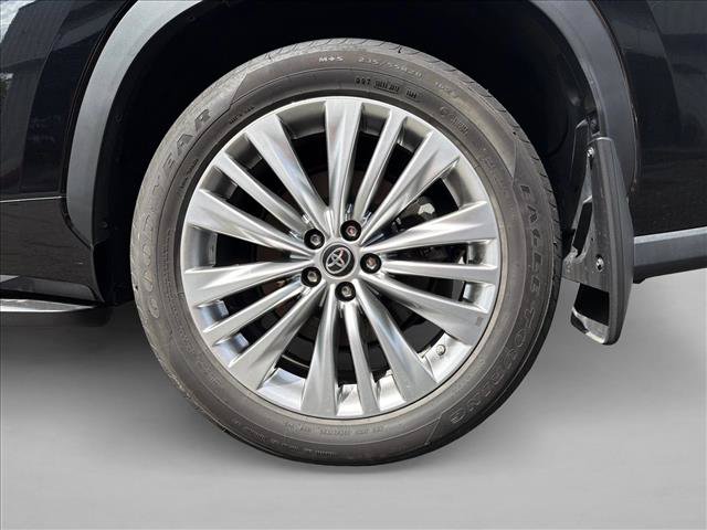 Used 2024 Toyota Highlander Platinum AWD/4WD image 9