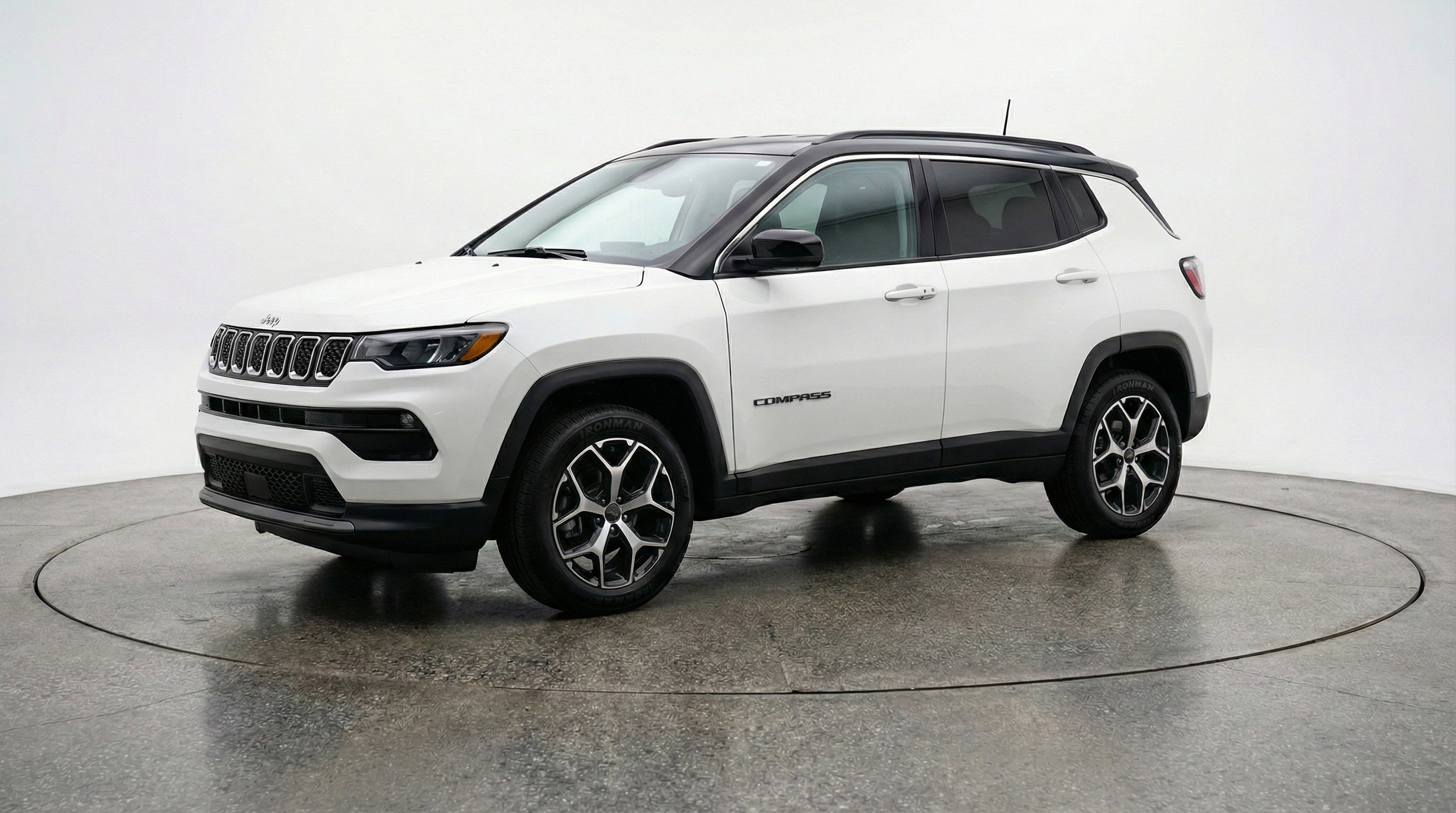 Used 2025 Jeep Compass Limited AWD/4WD image 3