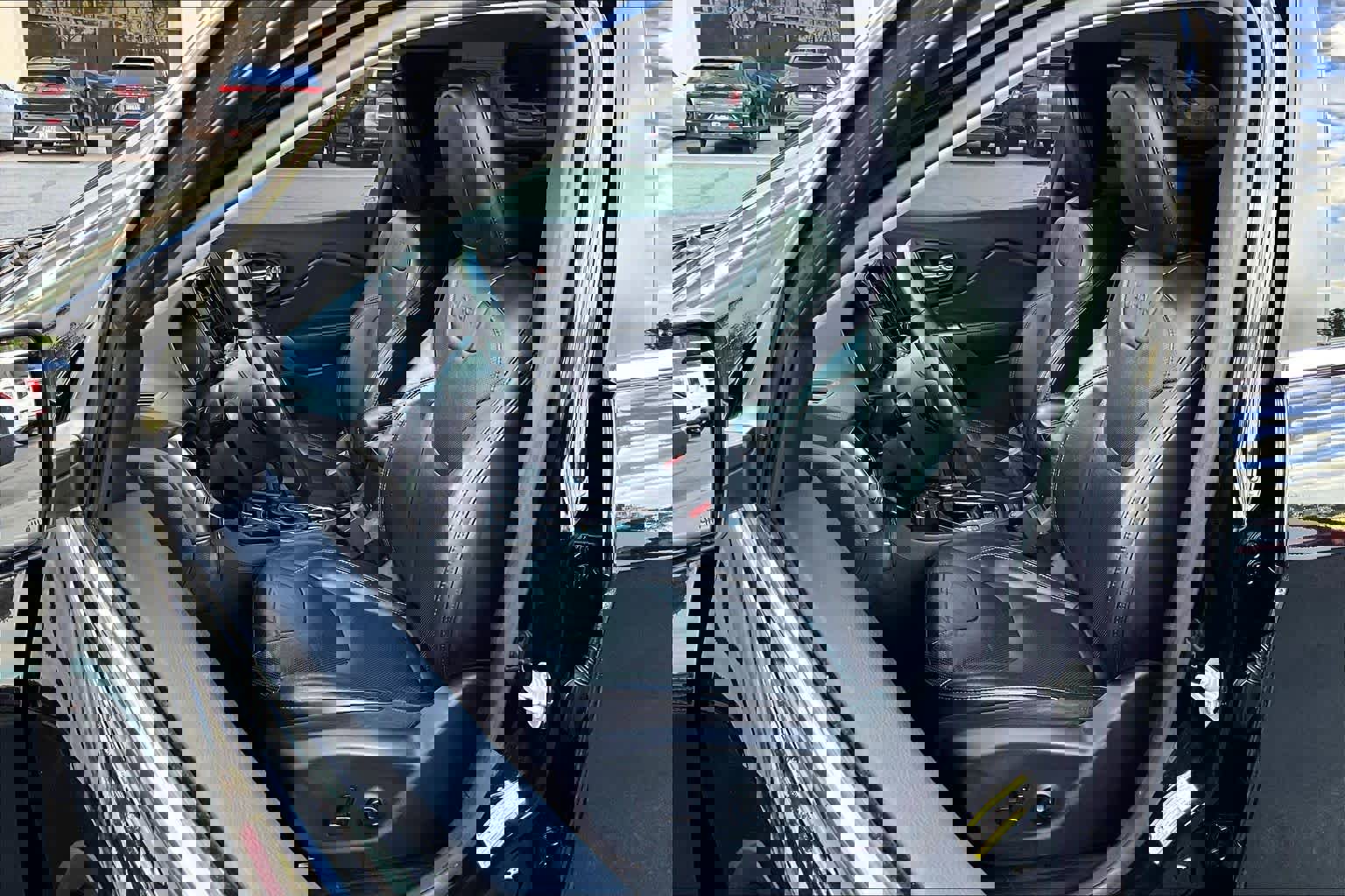 Used 2019 Jeep Cherokee Limited image 7