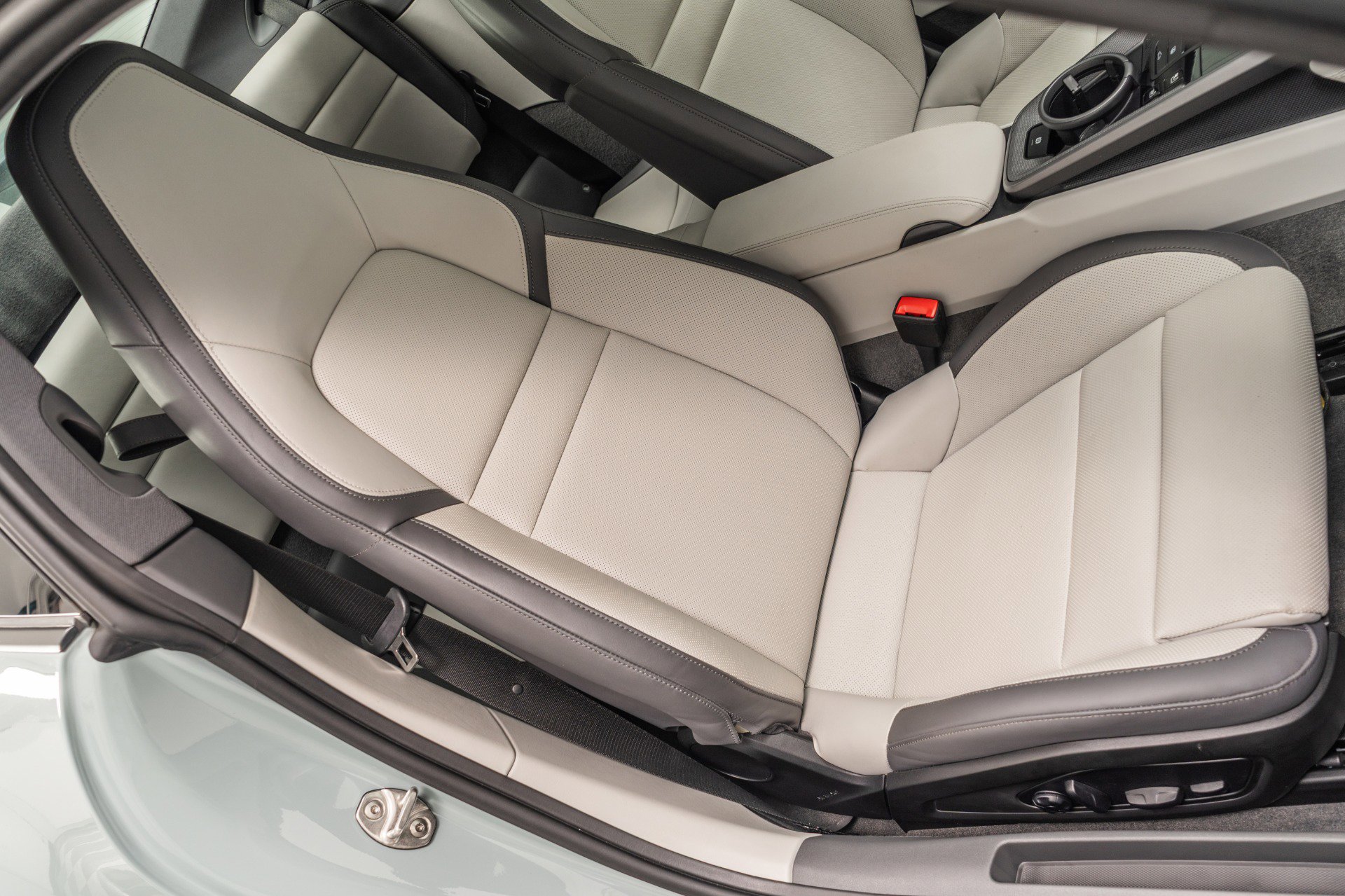 Used 2025 Porsche 911 Carrera image 25