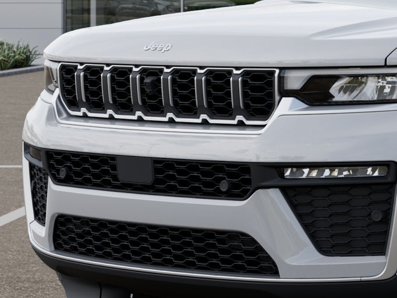 New 2026 Jeep Grand Cherokee L Limited w/ Luxury Tech Group II AWD/4WD image 11