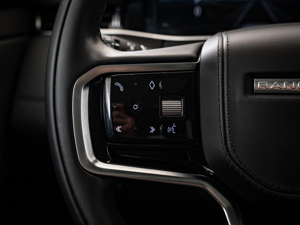Used 2023 Land Rover Range Rover Evoque SE image 29