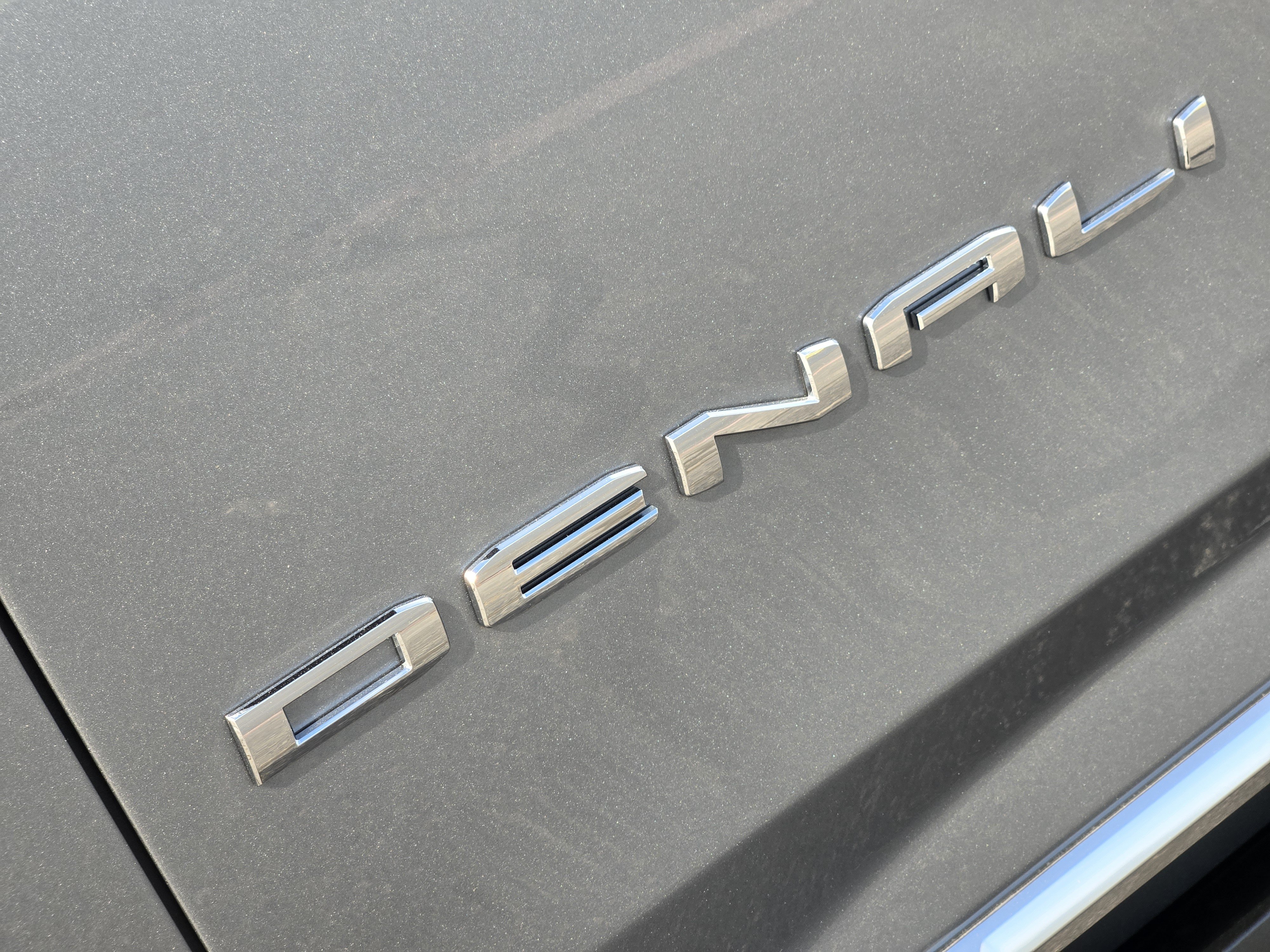 New 2026 GMC Yukon Denali w/ Denali Reserve Package AWD/4WD image 8
