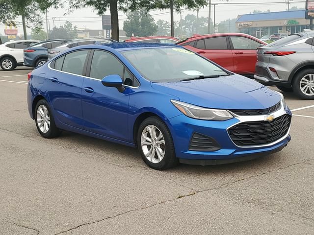 Used 2019 Chevrolet Cruze LT FWD image 3