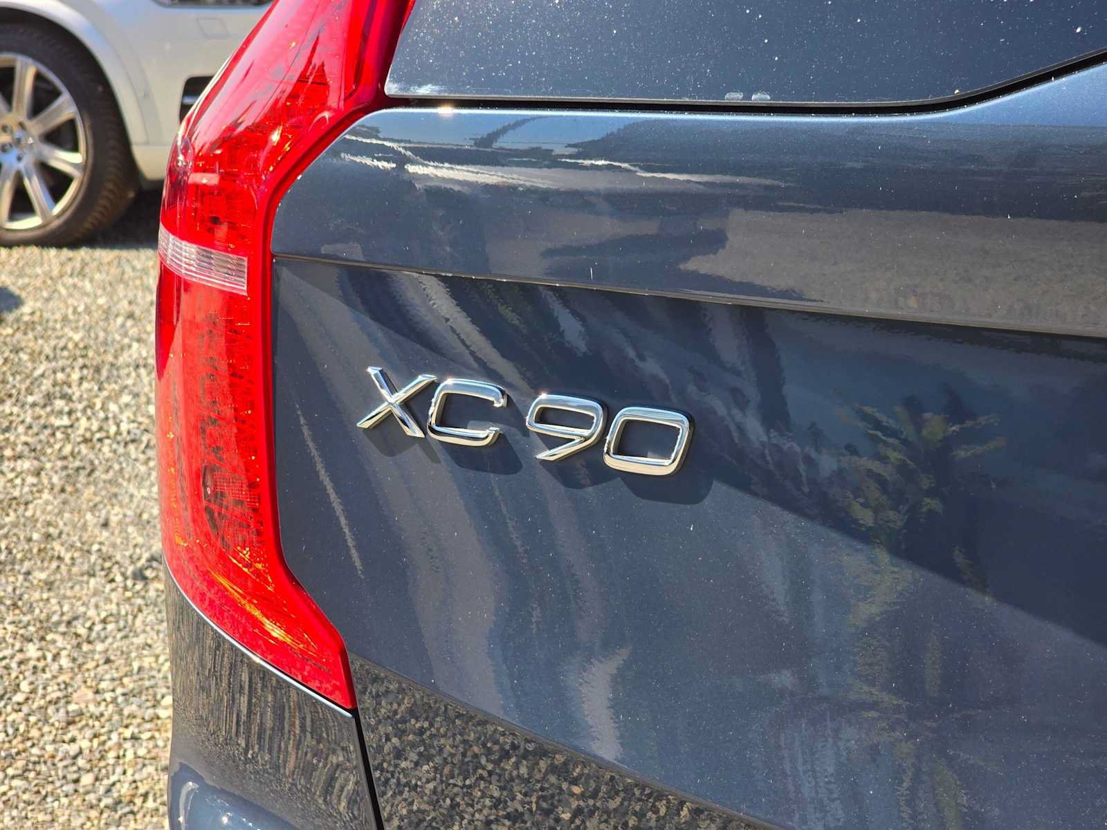 Used 2023 Volvo XC90 B5 Core w/ Protection Package Premier AWD/4WD image 17