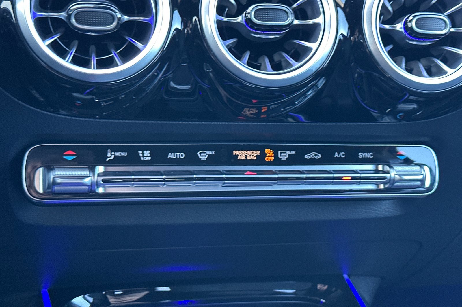 Certified 2025 Mercedes-Benz GLA 250 4MATIC image 21