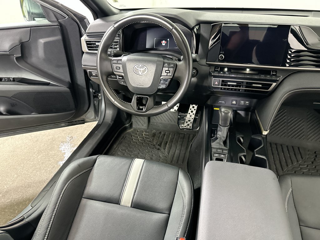 Used 2026 Toyota Camry SE FWD image 19