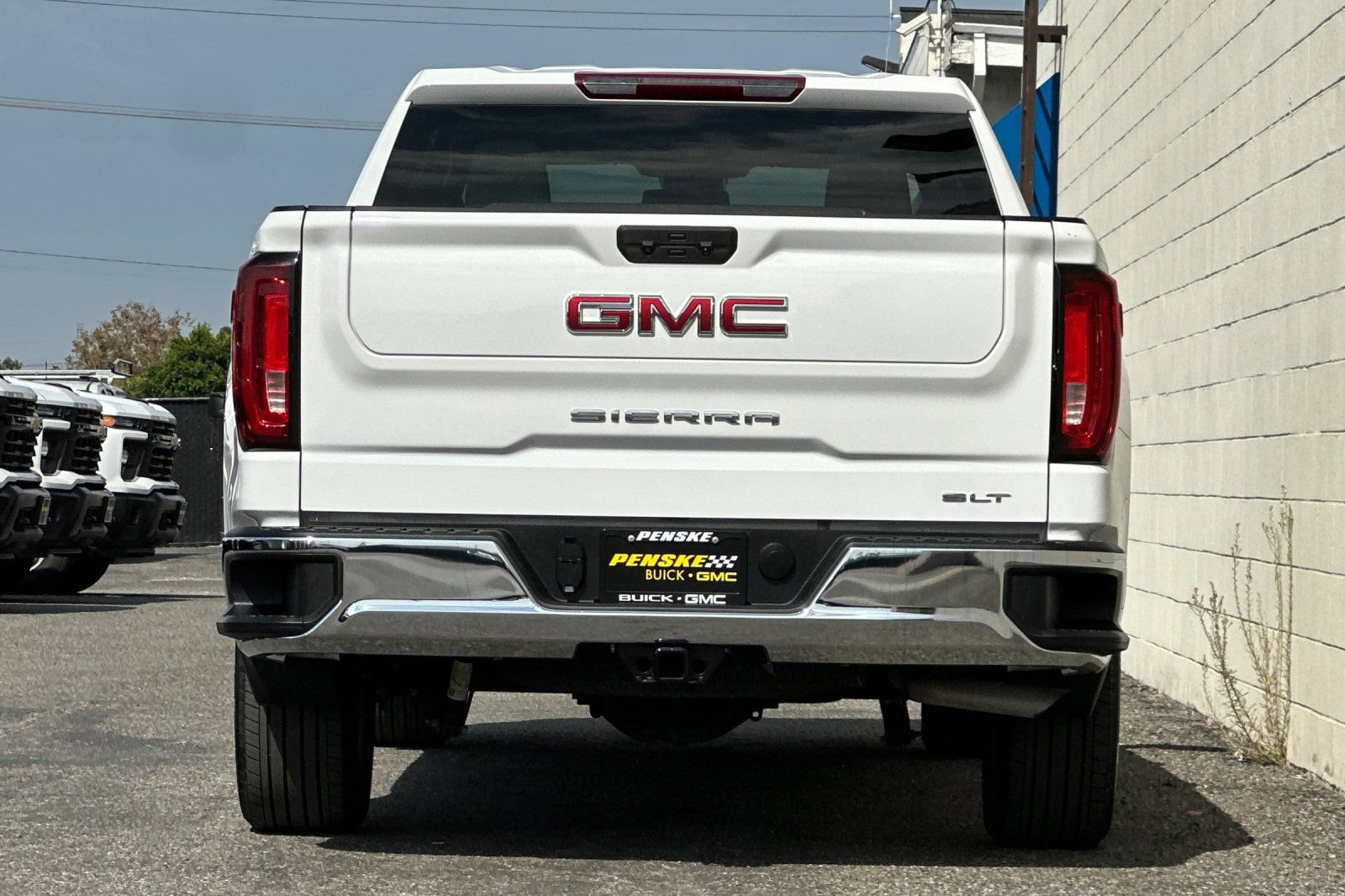 Certified 2026 GMC Sierra 1500 SLT RWD image 5