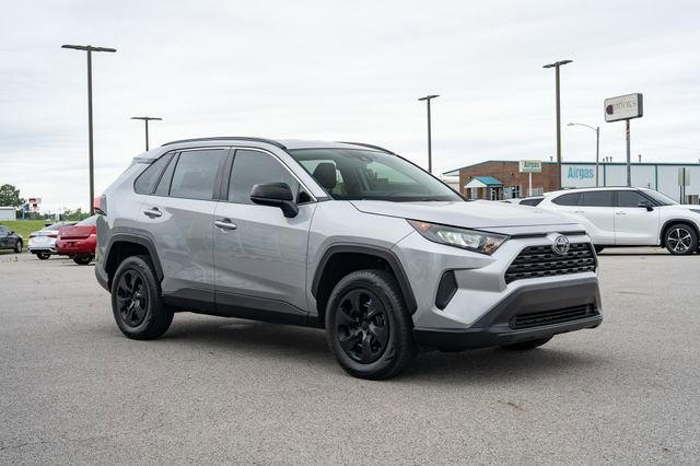 Used 2020 Toyota RAV4 LE FWD image 8