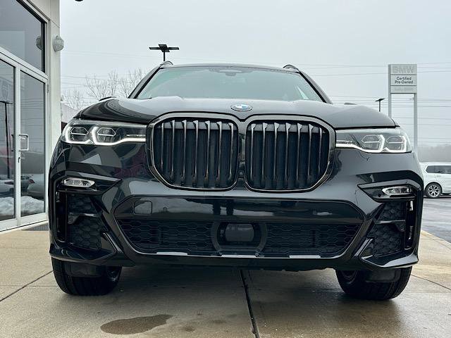 Certified 2022 BMW X7 xDrive40i w/ M Sport Package image 2