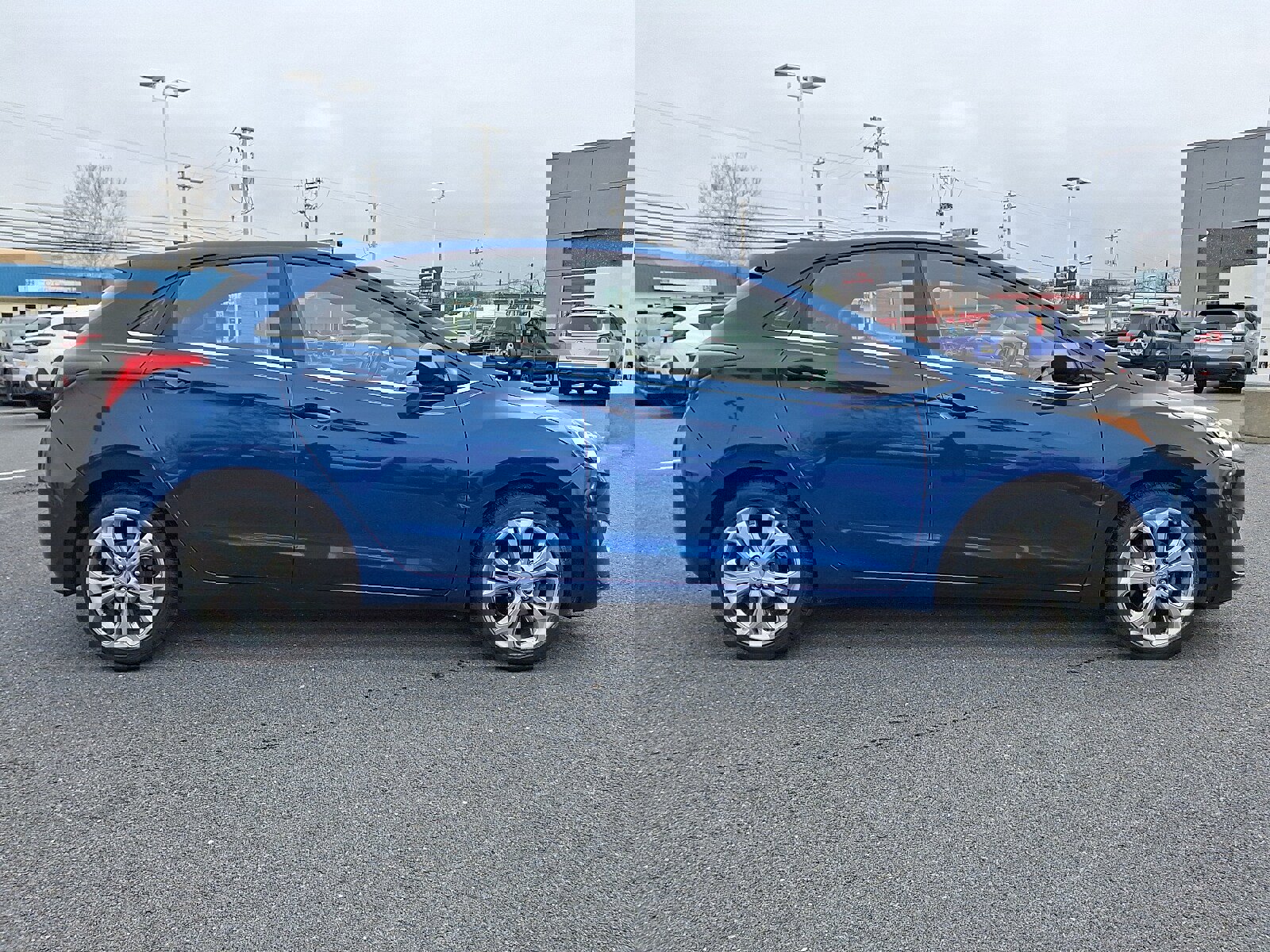 Used 2013 Hyundai Elantra GT w/ Touch & Go Pkg video 4