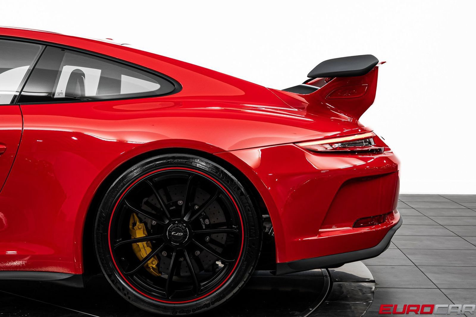 Used 2018 Porsche 911 GT3 RWD image 16