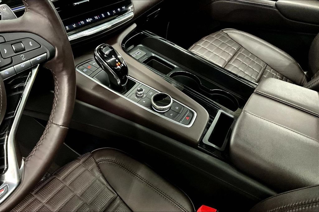 Certified 2023 Cadillac Escalade ESV V AWD/4WD image 18