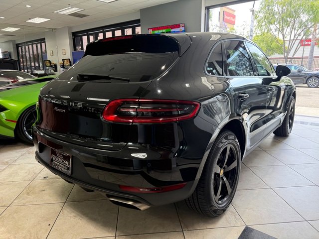 Used 2018 Porsche Macan AWD/4WD image 11