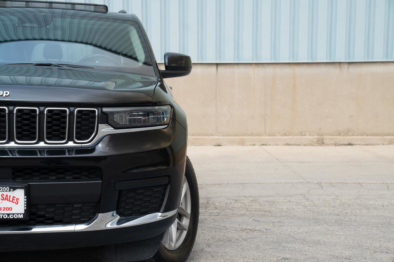 Used 2021 Jeep Grand Cherokee L Laredo w/ Luxury Tech Group I AWD/4WD image 2