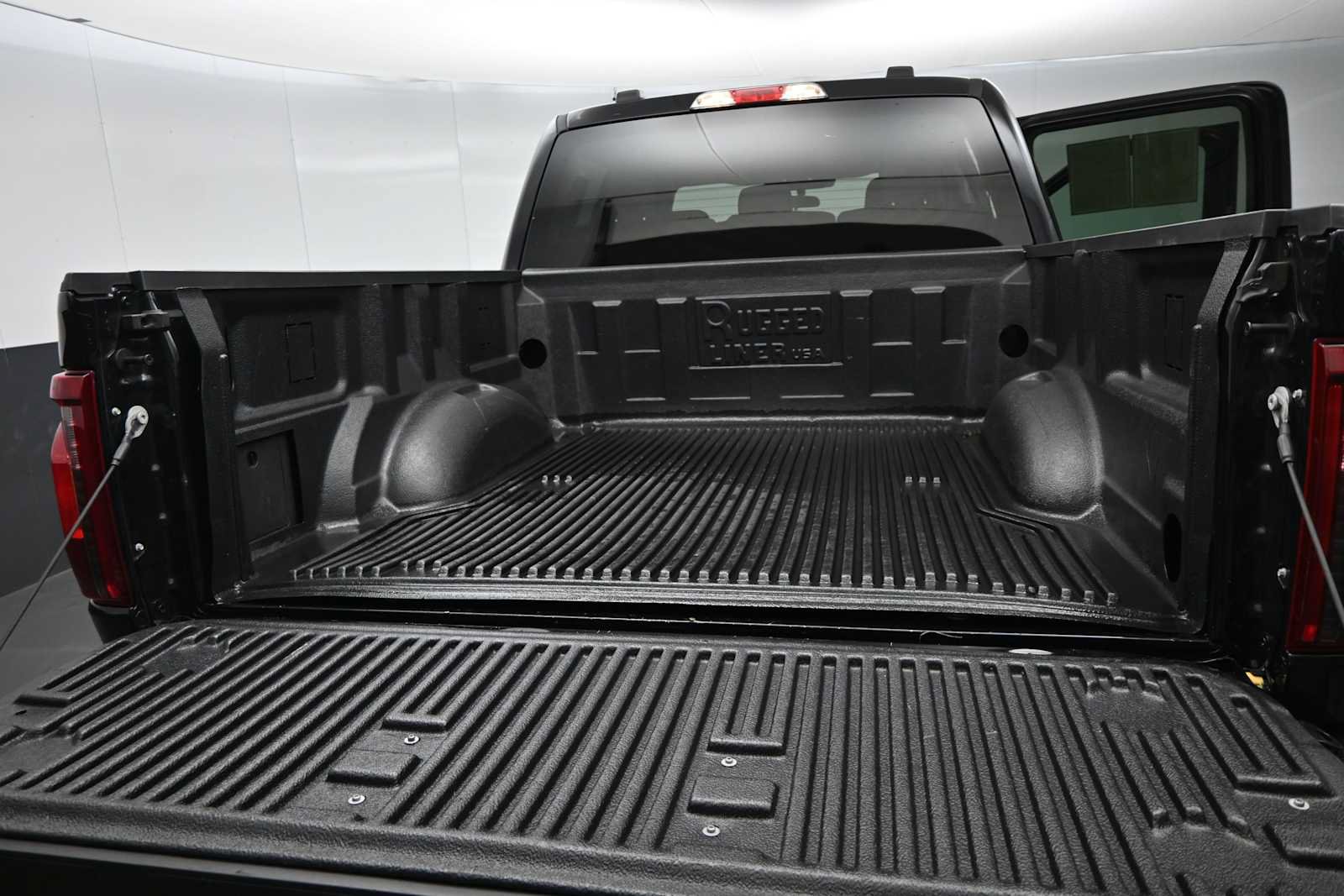 Used 2025 Ford F150 XLT w/ Equipment Group 301A Standard AWD/4WD image 15