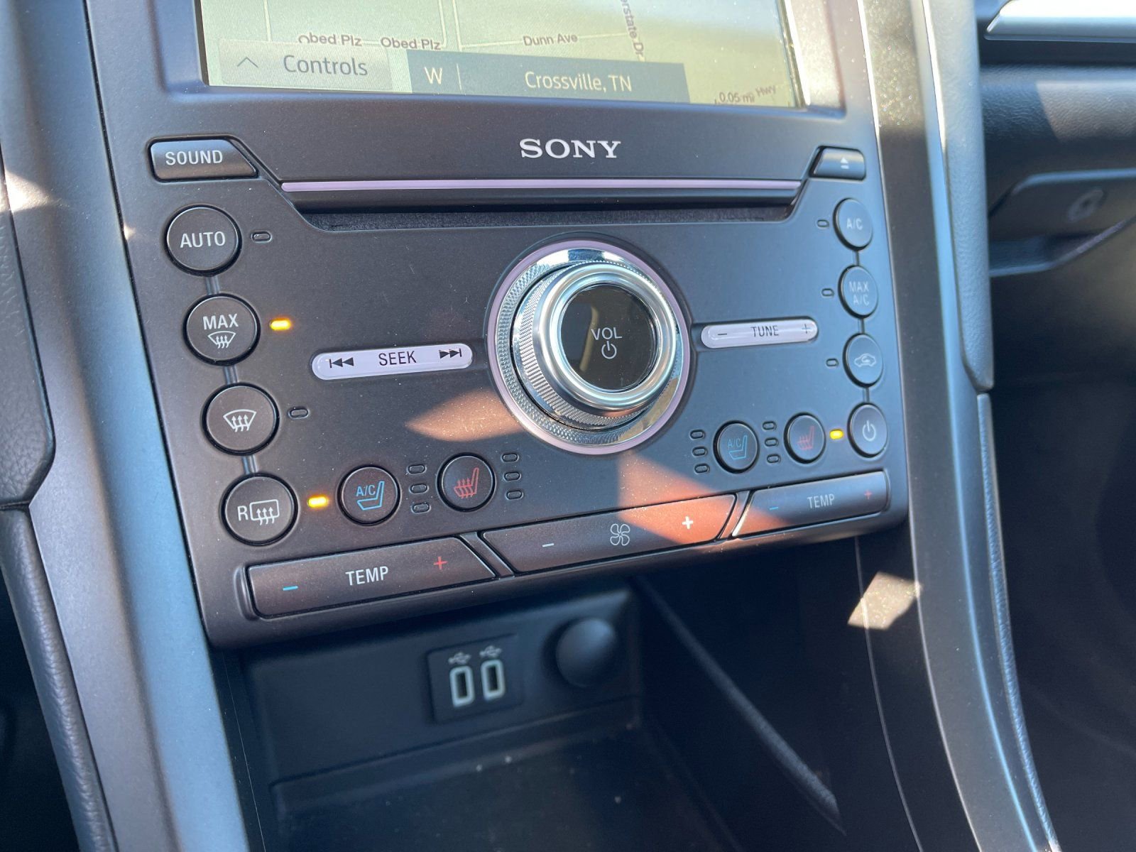 Used 2020 Ford Fusion Titanium image 23