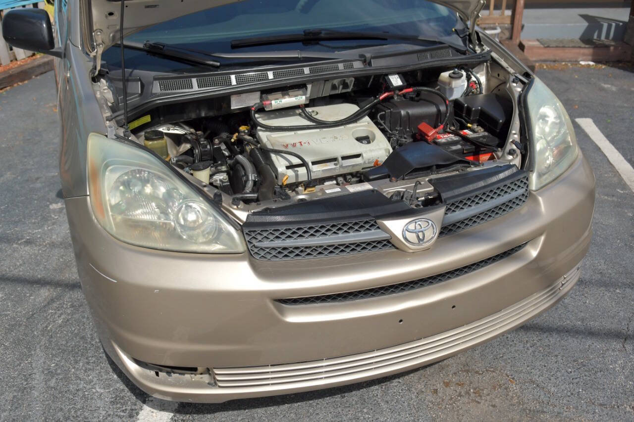 Used 2005 Toyota Sienna LE FWD image 25