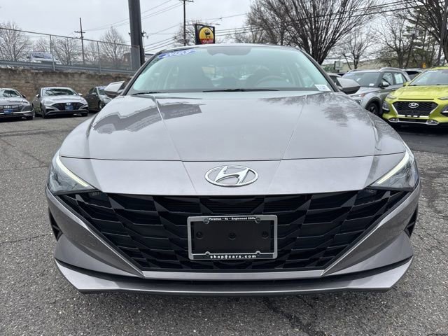 Used 2023 Hyundai Elantra SEL image 2