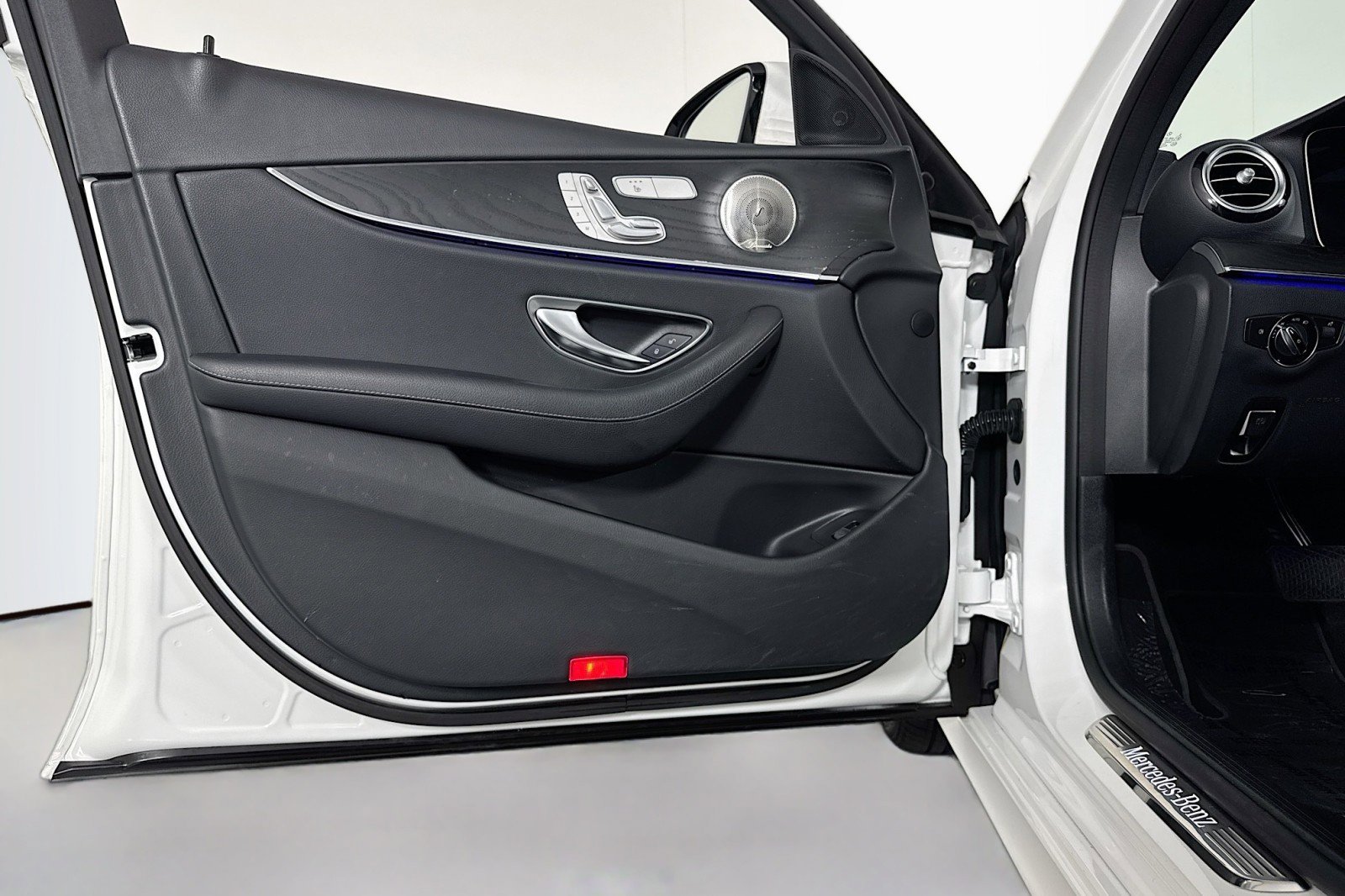 Used 2022 Mercedes-Benz E 350 4MATIC Sedan image 21