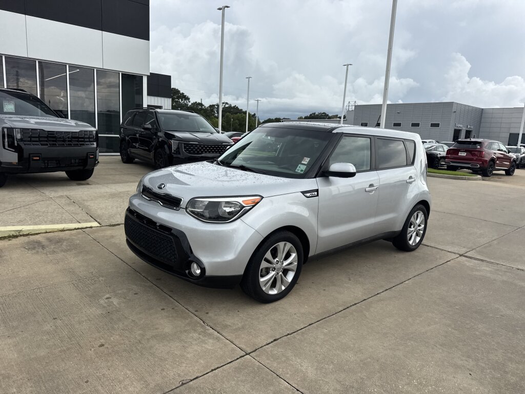 Used 2016 Kia Soul + w/ Primo Package FWD image 2