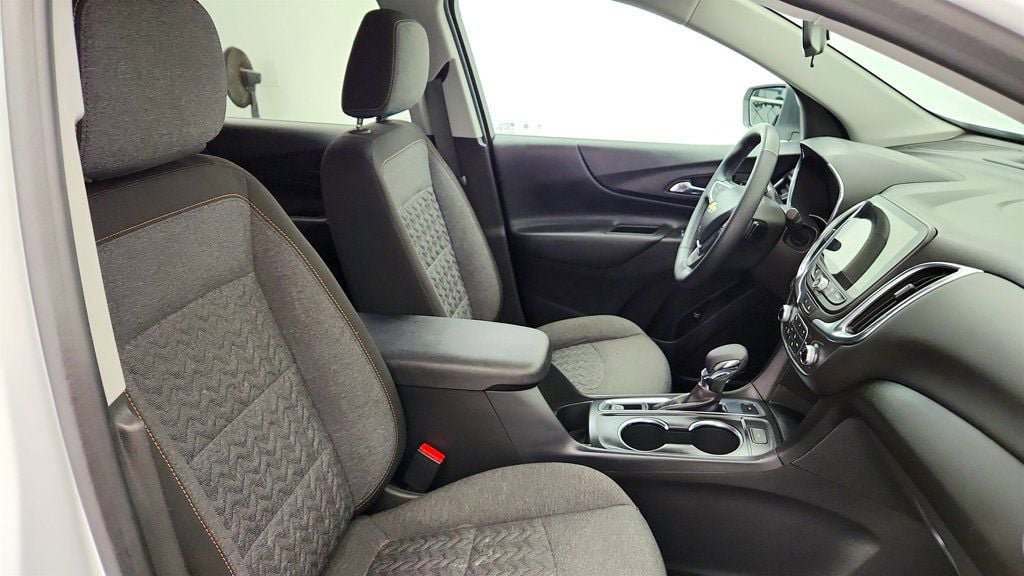 Used 2024 Chevrolet Equinox LT AWD/4WD image 25