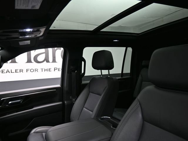 Used 2025 Chevrolet Suburban LT w/ Comfort Package AWD/4WD image 17