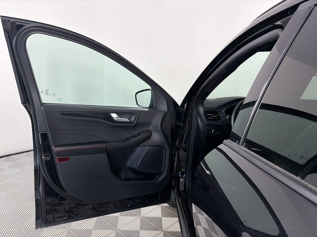 Used 2025 Ford Escape ST-Line Select image 10