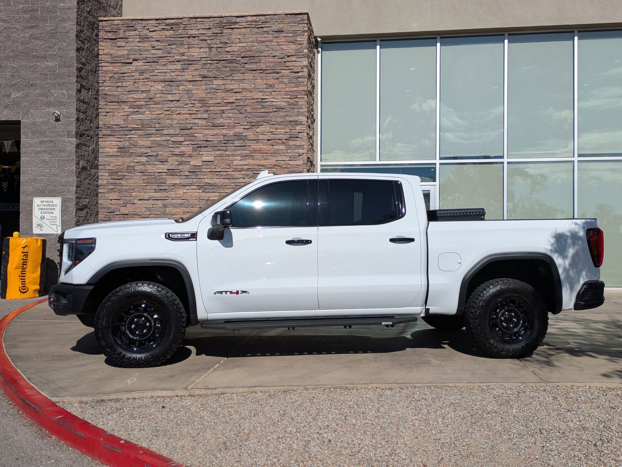Certified 2024 GMC Sierra 1500 AT4X w/ AT4X AEV Edition image 2