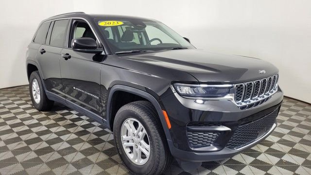 Used 2023 Jeep Grand Cherokee Laredo w/ Luxury Tech Group I
