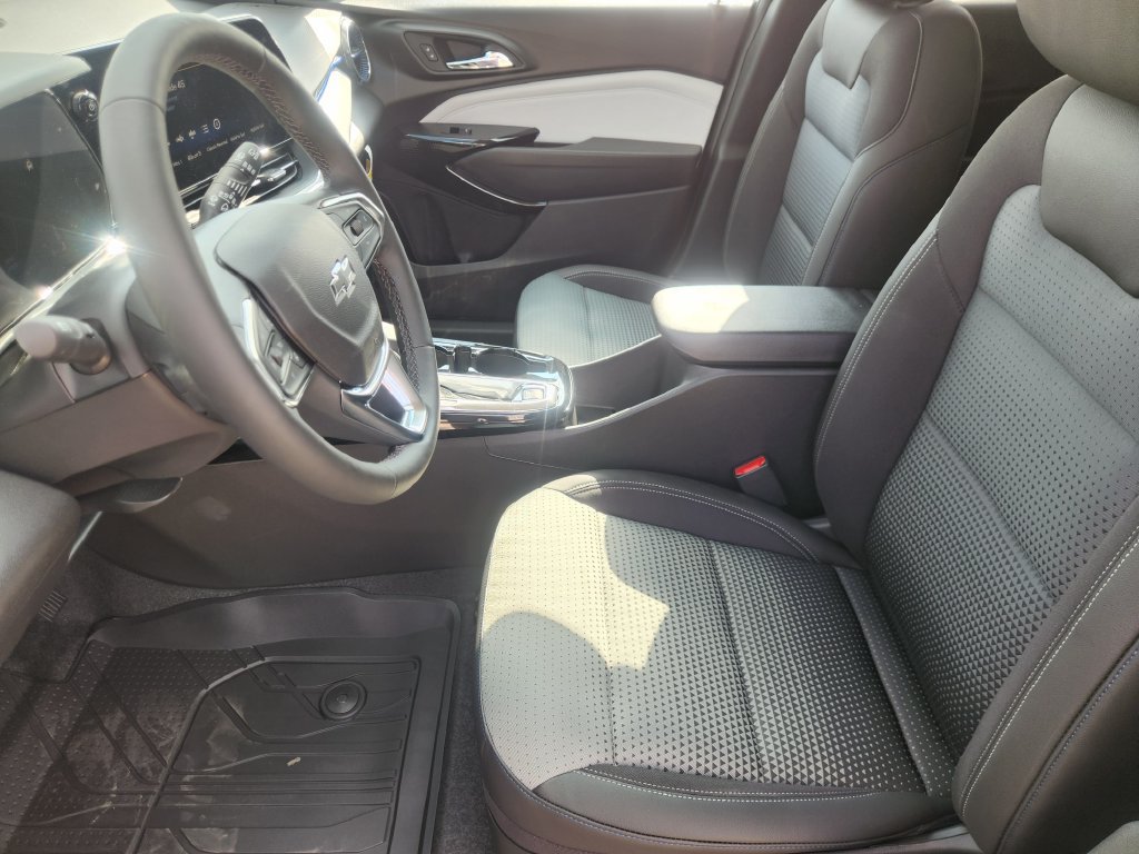 New 2026 Chevrolet Trax LT w/ Driver Confidence Package FWD image 10